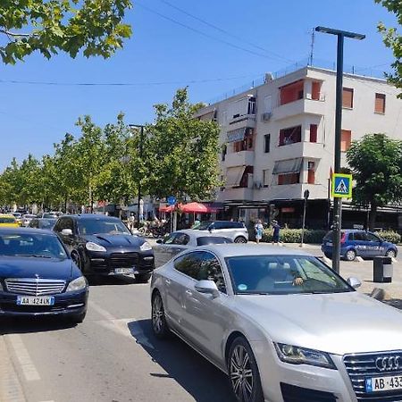 Lolu Apartment Plus Privat Parking Вльора Екстер'єр фото