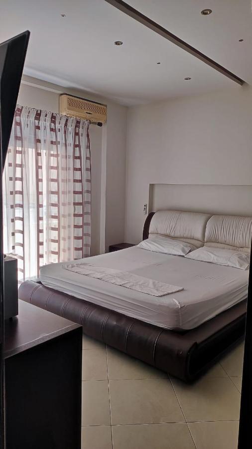 Lolu Apartment Plus Privat Parking Вльора Екстер'єр фото