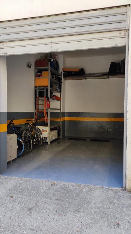 Lolu Apartment Plus Privat Parking Вльора Екстер'єр фото